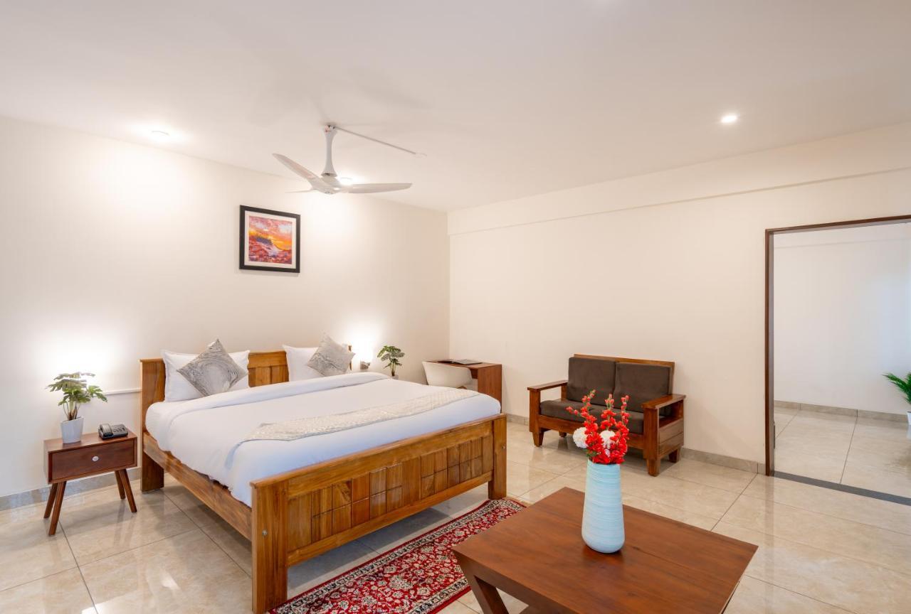 The Silver Chimes Suites Bangalore Esterno foto